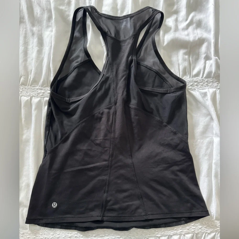 Lululemon Racerback Tank - Size 8 - Picture 2 of 2